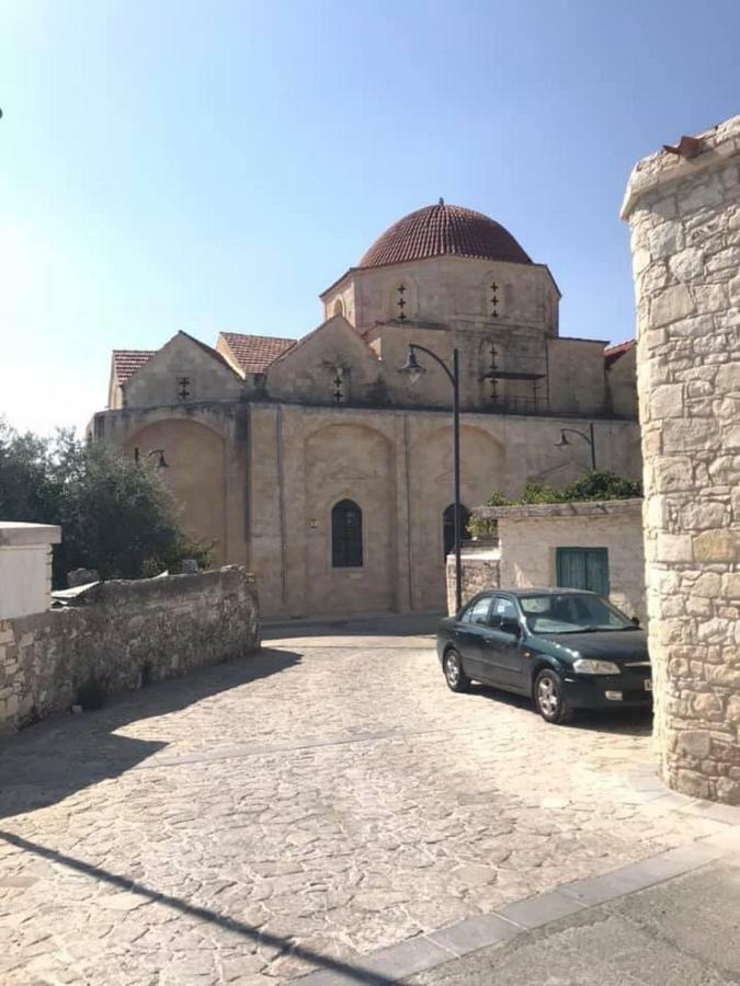 Вилла Salamiou Stone House Пафос Экстерьер фото